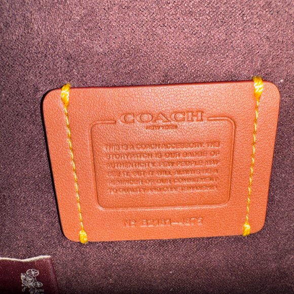 Coach Alie Camera Bag in Quilted Leather - Picture 10 of 11